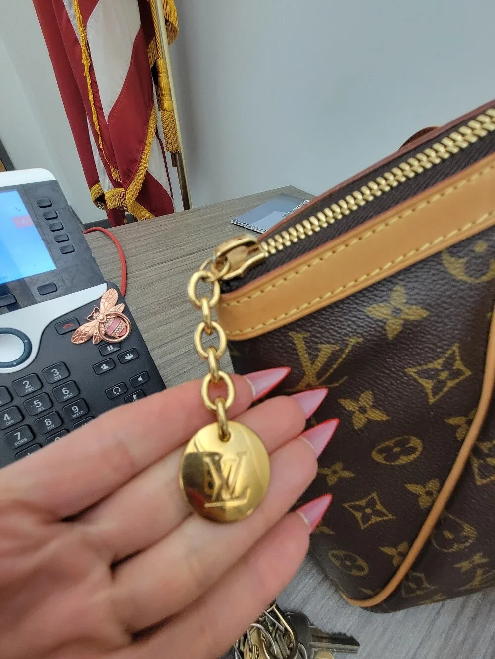 Louis Vuitton Tivoli GM Tote Bag